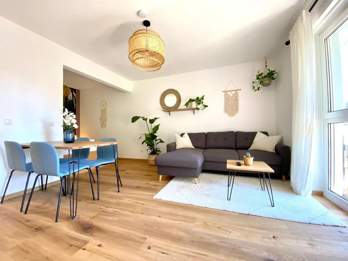 Best Butler Jungle Suite - Central - Netflix - Big Box Kempten Germania
